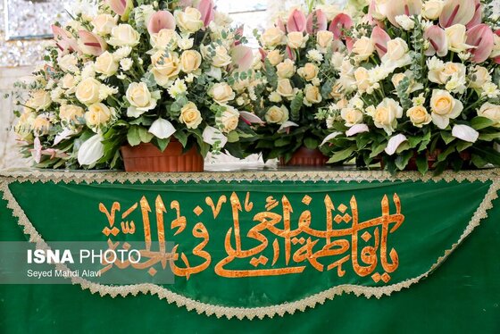 گزارش تصویری | گل آرایی ضریح حضرت معصومه (س) به مناسبت سالروز ورود ایشان به قم