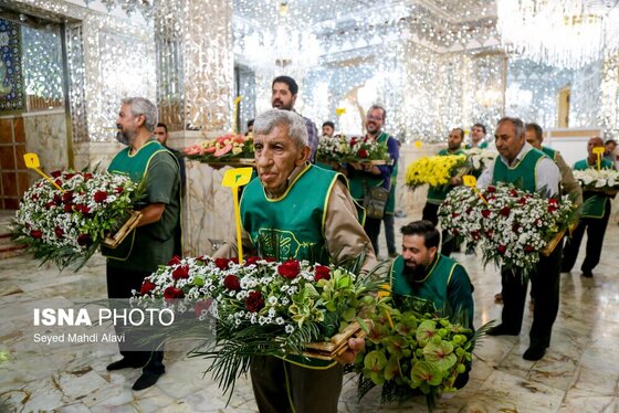 گزارش تصویری | گل آرایی ضریح حضرت معصومه (س) به مناسبت سالروز ورود ایشان به قم