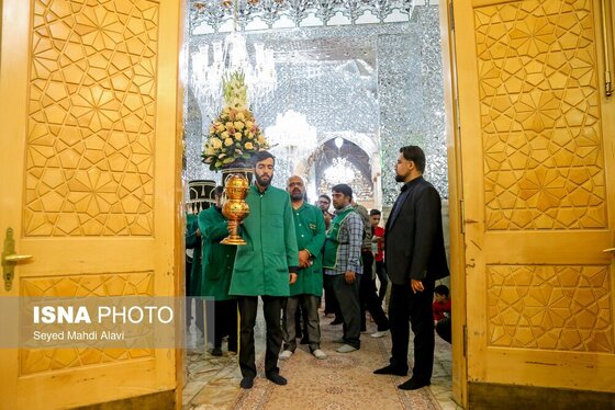 گزارش تصویری | گل آرایی ضریح حضرت معصومه (س) به مناسبت سالروز ورود ایشان به قم