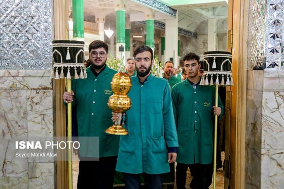 گزارش تصویری | گل آرایی ضریح حضرت معصومه (س) به مناسبت سالروز ورود ایشان به قم