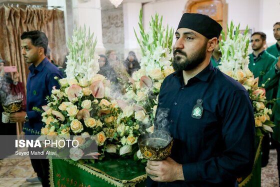 گزارش تصویری | گل آرایی ضریح حضرت معصومه (س) به مناسبت سالروز ورود ایشان به قم