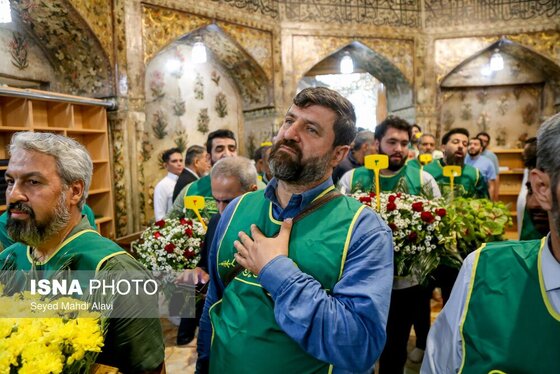 گزارش تصویری | گل آرایی ضریح حضرت معصومه (س) به مناسبت سالروز ورود ایشان به قم