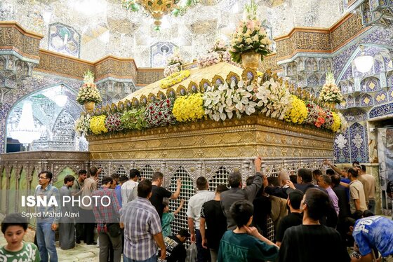 گزارش تصویری | گل آرایی ضریح حضرت معصومه (س) به مناسبت سالروز ورود ایشان به قم