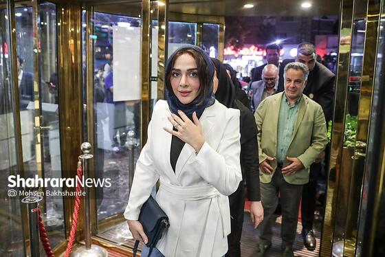 گزارش تصویری | اکران مردمی فیلم «ناجورها» در سینما هویزه مشهد
