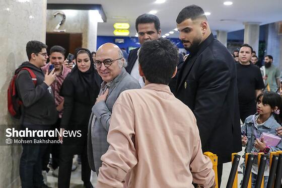 گزارش تصویری | اکران مردمی فیلم «ناجورها» در سینما هویزه مشهد