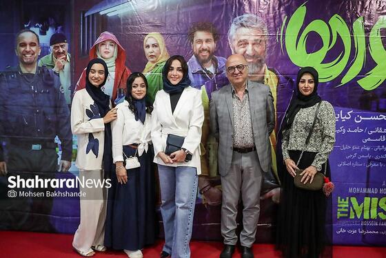 گزارش تصویری | اکران مردمی فیلم «ناجورها» در سینما هویزه مشهد