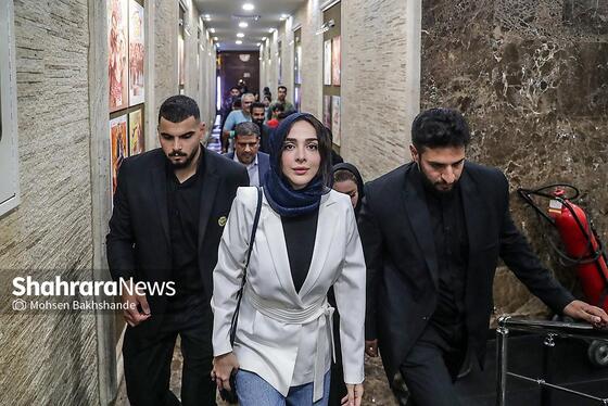 گزارش تصویری | اکران مردمی فیلم «ناجورها» در سینما هویزه مشهد
