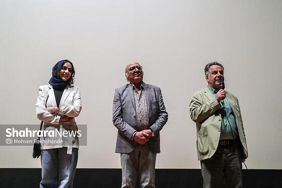 گزارش تصویری | اکران مردمی فیلم «ناجورها» در سینما هویزه مشهد