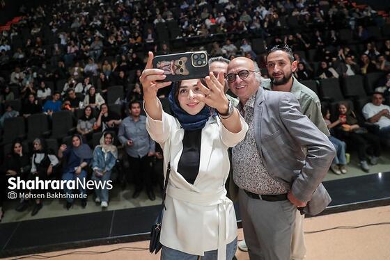گزارش تصویری | اکران مردمی فیلم «ناجورها» در سینما هویزه مشهد