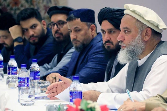 نشست اقتصادی و تجارتی افغانستان و ایران به میزبانی کابل برگزار شد | تجارت سالانه ۱۰ میلیارد دلاری هدف‌گذاری شد + عکس