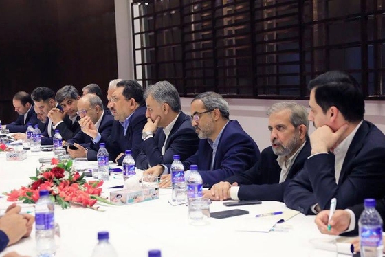 نشست اقتصادی و تجارتی افغانستان و ایران به میزبانی کابل برگزار شد | تجارت سالانه ۱۰ میلیارد دلاری هدف‌گذاری شد + عکس