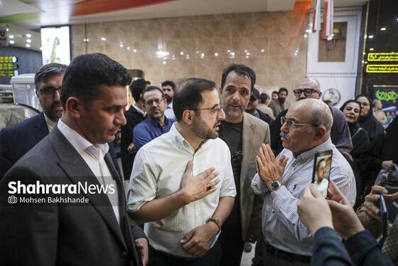 گزارش تصویری | آیین جشن امضای کتاب «نیست» اثر فاضل نظری در مشهد