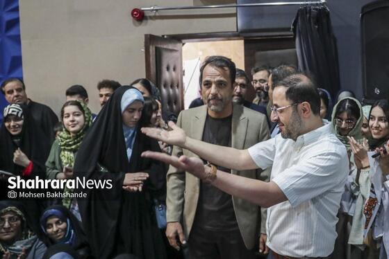گزارش تصویری | آیین جشن امضای کتاب «نیست» اثر فاضل نظری در مشهد