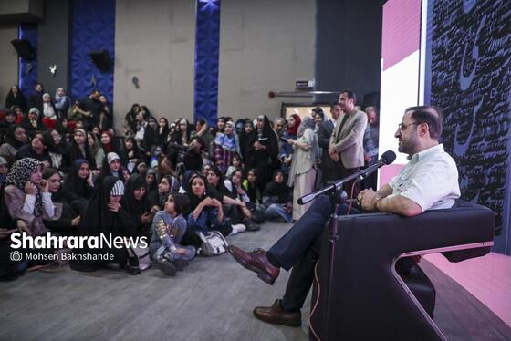 گزارش تصویری | آیین جشن امضای کتاب «نیست» اثر فاضل نظری در مشهد