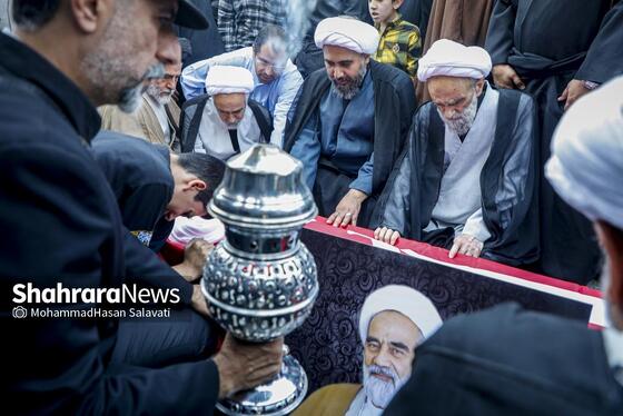 گزارش تصویری | تشییع پیکر مرحوم حجت الاسلام والمسلمین الهى خراسانى در حرم مطهر رضوی