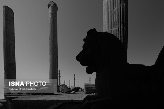 عکس‌های سیاه سفید از تخت جمشید