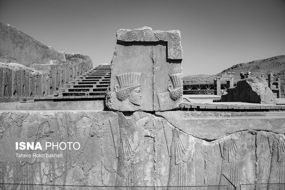 عکس‌های سیاه سفید از تخت جمشید