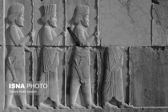 عکس‌های سیاه سفید از تخت جمشید