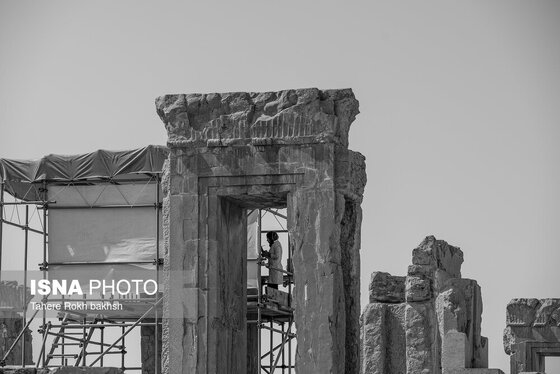 عکس‌های سیاه سفید از تخت جمشید