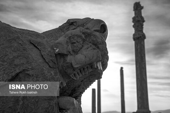 عکس‌های سیاه سفید از تخت جمشید