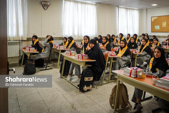 گزارش تصویری | جشن ورود دانش آموزان پایه هفتم به دوره اول متوسطه