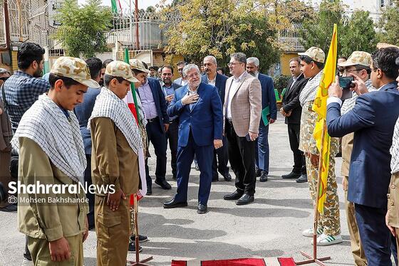 گزارش تصویری | مراسم زنگ نماز در دبیرستان دولتی حسن برزگر مشهد