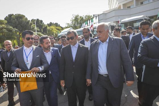 گزارش تصویری | نخستین همایش ملی «گردشگری و تحول پایدار» و آیین رونمایی و تحویل ۳۰ دستگاه خودروی سنگین ویژه خدمات شهری به شهرداری‌های خراسان رضوی