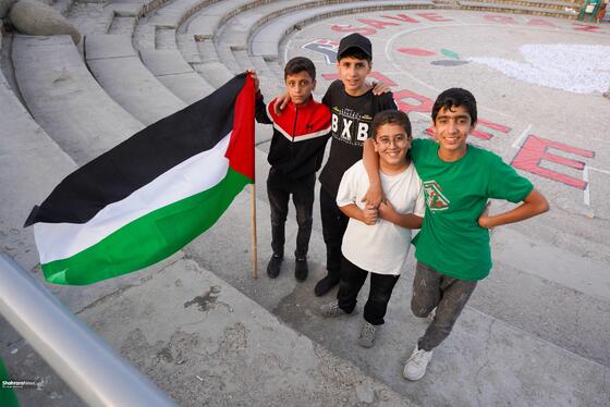 چیدمان چهار هزار درنای کاغذی در حمایت از کودکان غزه