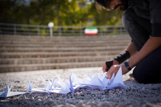 چیدمان چهار هزار درنای کاغذی در حمایت از کودکان غزه
