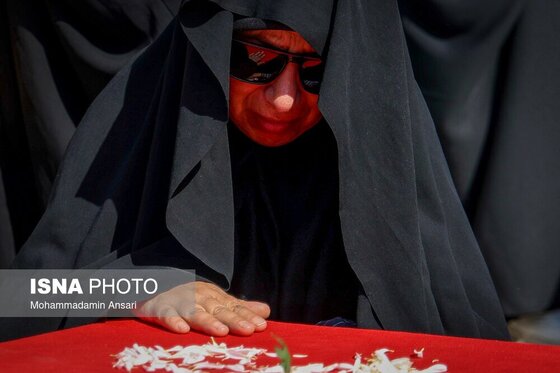 گزارش تصویری | ورود پیکرهای مطهر ۴۴ شهید تازه‌تفحص‌شده به کشور از مرز شلمچه (۱۳ مهر ۱۴۰۴)