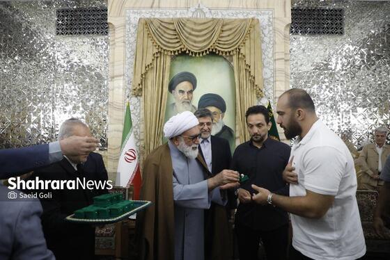 گزارش تصویری | دیدار اعضای تیم‌های ملی کشتی آزاد و فرنگی با تولیت آستان قدس رضوی