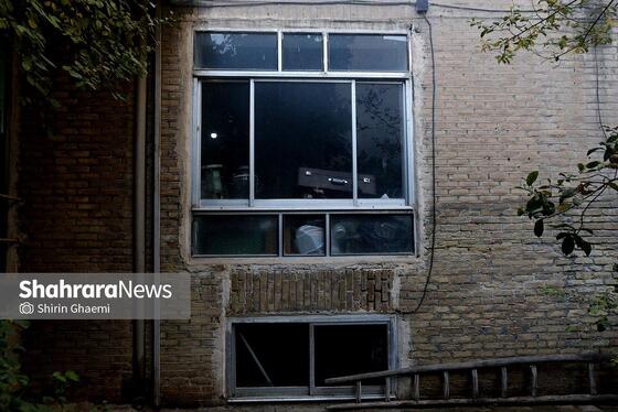 بازخوانی زندگی در قاب‌های یک خانه قدیمی | نگاهی به نمایشگاه عکس «دل و دیوار» در مشهد