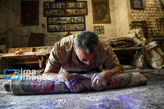 گزارش تصویری | مشاغل فراموش‌شده؛ «نمدمالی»