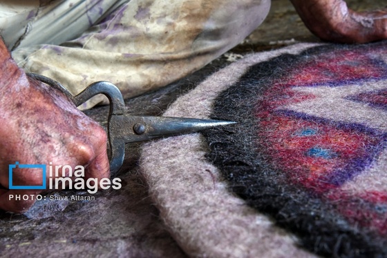 گزارش تصویری | مشاغل فراموش‌شده؛ «نمدمالی»