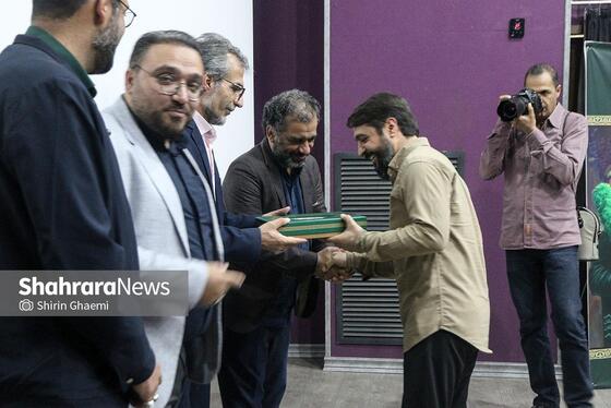 گزارش تصویری | رونمایی از مستند استاد فرشچیان و نماهنگ «چای و گلاب» در مشهد
