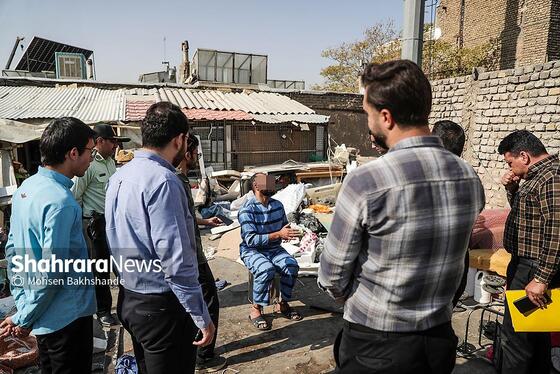 گزارش تصویری | بازسازی قتل مرد جوان به دست برادر همسرش در حوالی پایانه مسافربری مشهد