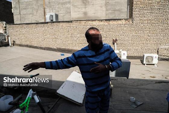 گزارش تصویری | بازسازی قتل مرد جوان به دست برادر همسرش در حوالی پایانه مسافربری مشهد