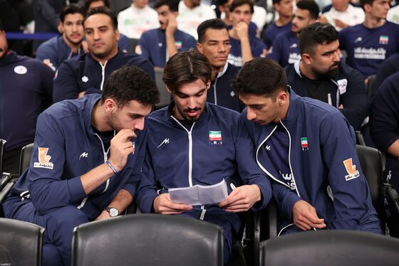 عکس‌هایی از دیدار مدال‌آوران ورزشی و علمی با رهبر انقلاب (۲۸ مهرماه ۱۴۰۴)