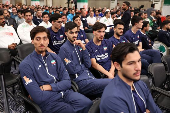 عکس‌هایی از دیدار مدال‌آوران ورزشی و علمی با رهبر انقلاب (۲۸ مهرماه ۱۴۰۴)