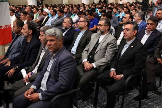 عکس‌هایی از دیدار مدال‌آوران ورزشی و علمی با رهبر انقلاب (۲۸ مهرماه ۱۴۰۴)