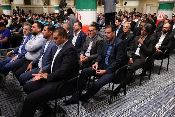 عکس‌هایی از دیدار مدال‌آوران ورزشی و علمی با رهبر انقلاب (۲۸ مهرماه ۱۴۰۴)