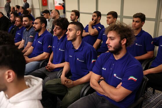 عکس‌هایی از دیدار مدال‌آوران ورزشی و علمی با رهبر انقلاب (۲۸ مهرماه ۱۴۰۴)