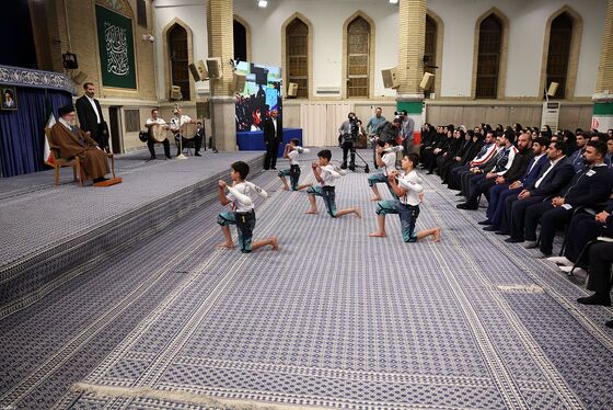 عکس‌هایی از دیدار مدال‌آوران ورزشی و علمی با رهبر انقلاب (۲۸ مهرماه ۱۴۰۴)