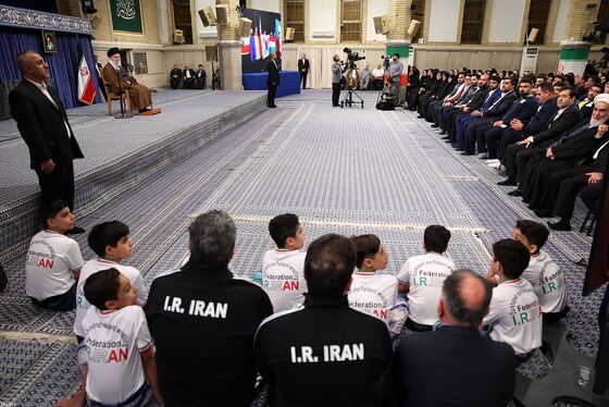 عکس‌هایی از دیدار مدال‌آوران ورزشی و علمی با رهبر انقلاب (۲۸ مهرماه ۱۴۰۴)