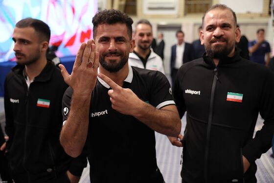 عکس‌هایی از دیدار مدال‌آوران ورزشی و علمی با رهبر انقلاب (۲۸ مهرماه ۱۴۰۴)