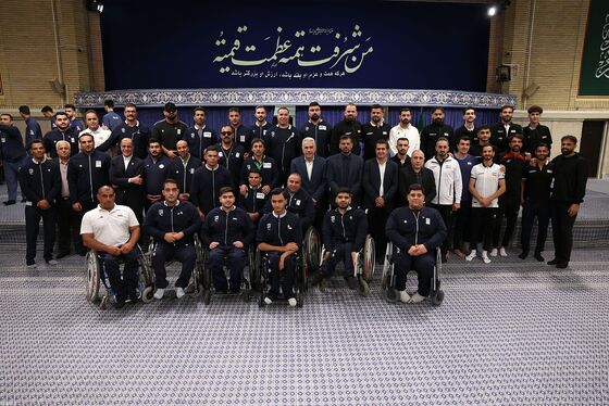 عکس‌هایی از دیدار مدال‌آوران ورزشی و علمی با رهبر انقلاب (۲۸ مهرماه ۱۴۰۴)