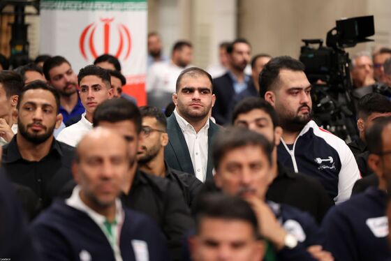 عکس‌هایی از دیدار مدال‌آوران ورزشی و علمی با رهبر انقلاب (۲۸ مهرماه ۱۴۰۴)