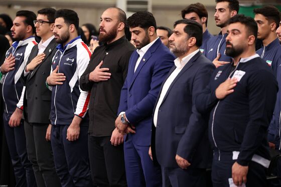 عکس‌هایی از دیدار مدال‌آوران ورزشی و علمی با رهبر انقلاب (۲۸ مهرماه ۱۴۰۴)