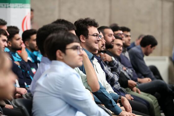 عکس‌هایی از دیدار مدال‌آوران ورزشی و علمی با رهبر انقلاب (۲۸ مهرماه ۱۴۰۴)