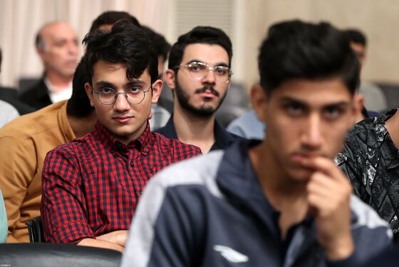 عکس‌هایی از دیدار مدال‌آوران ورزشی و علمی با رهبر انقلاب (۲۸ مهرماه ۱۴۰۴)